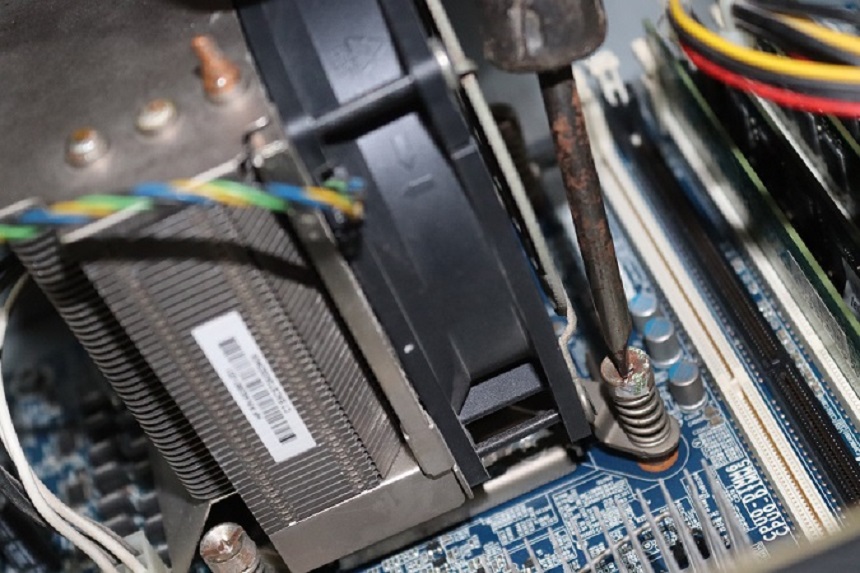 SOLVED: How Do I Stop My Motherboard From Overheating? | CpuGpunerds.com